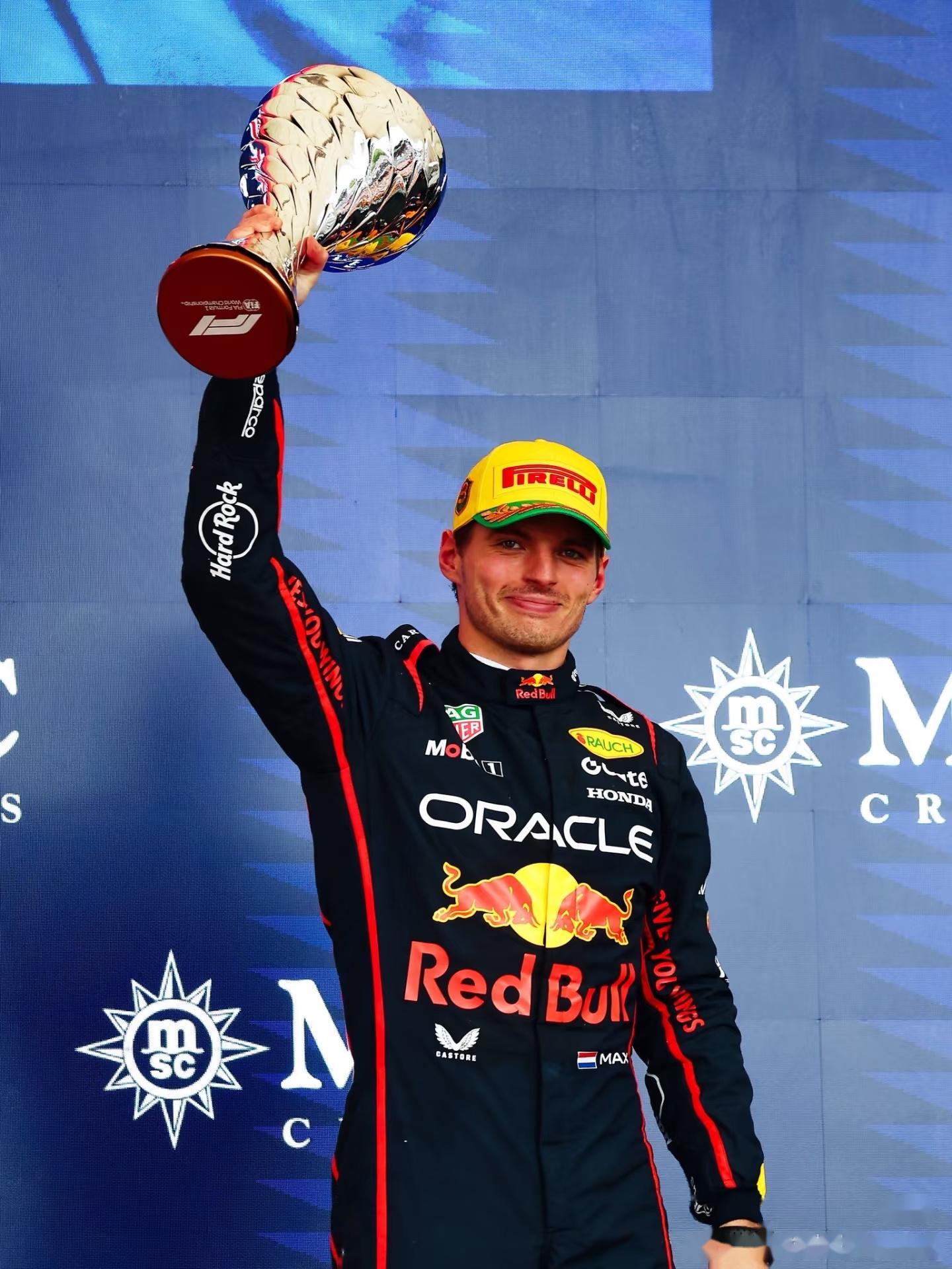 威廉姆斯轻取阿斯顿马丁，维斯塔潘扛起全队