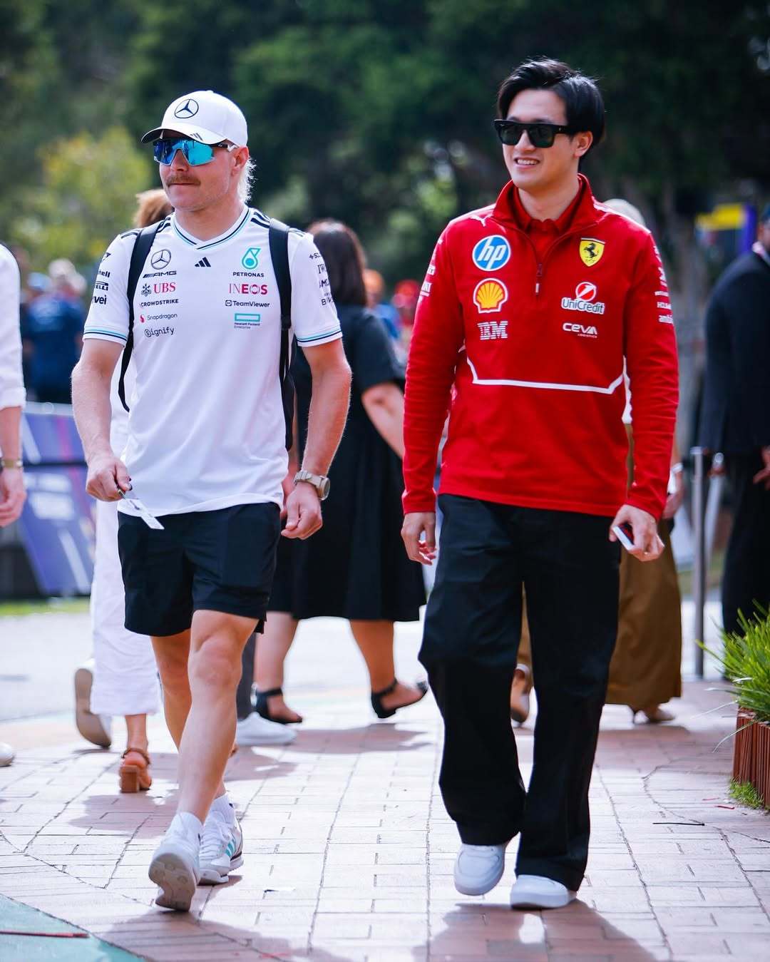 阿斯顿马丁鏖战哈斯车队，周冠宇刷新纪录