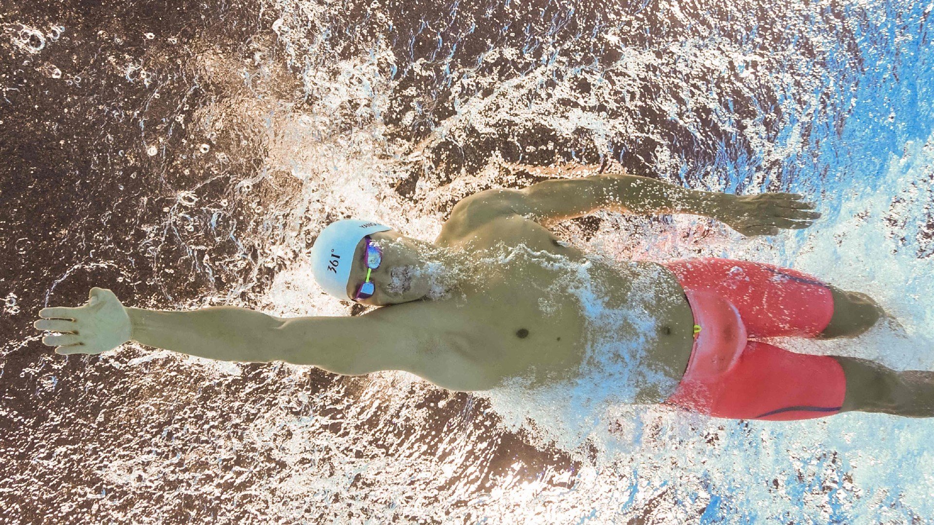 逆境中的足球艺术，克罗地亚翻盘与莱万接管意甲的启示