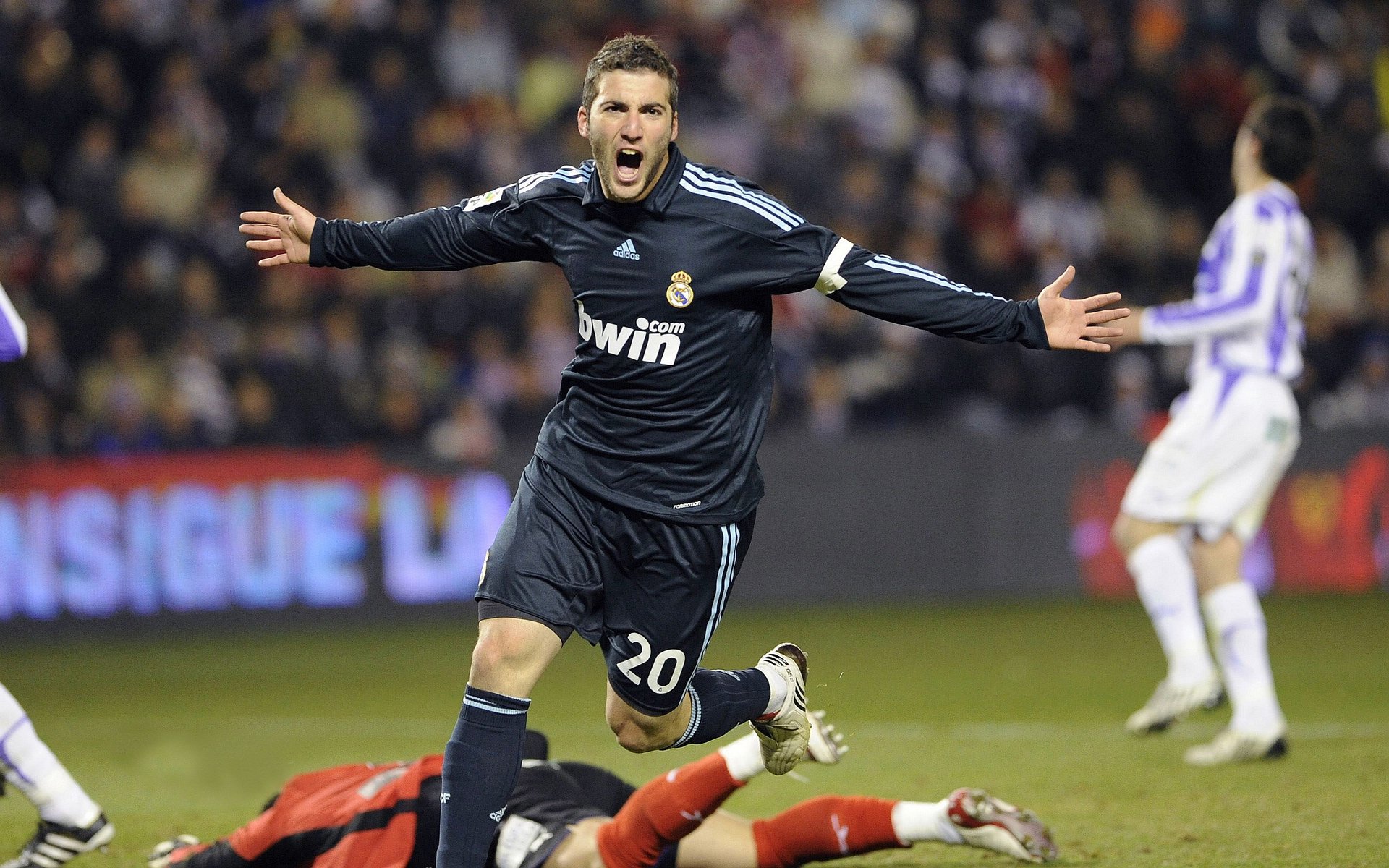 拉亚持续制造杀伤，委内瑞拉淘汰赛过关利物浦，足球版图重构的启示